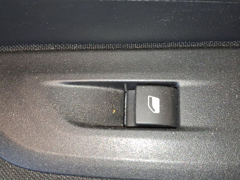 Recambio de mando elevalunas delantero derecho para peugeot 208 ii (ub_, up_, uw_, uj_) 1.2 puretech 100 referencia OEM IAM 9801