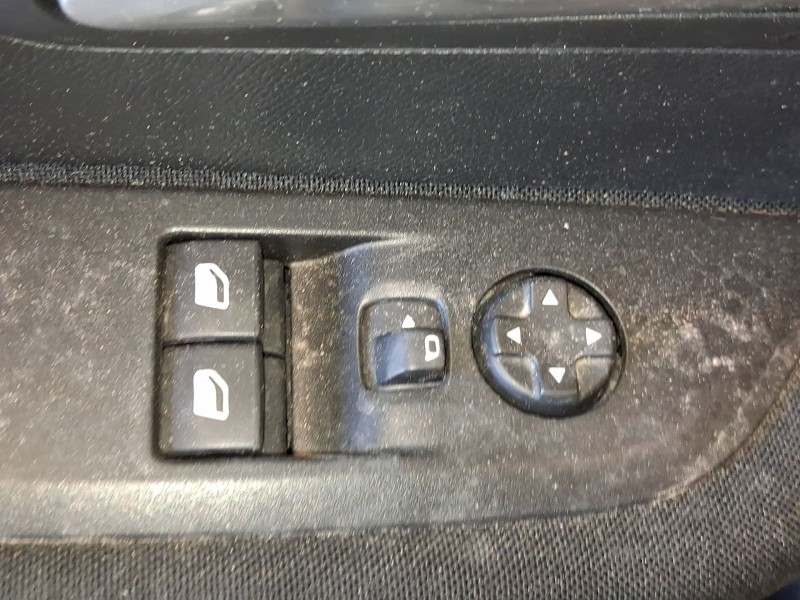 Recambio de mando elevalunas delantero izquierdo para peugeot 208 ii (ub_, up_, uw_, uj_) 1.2 puretech 100 referencia OEM IAM 96