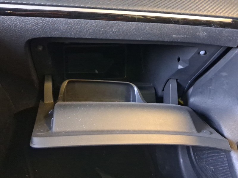 Recambio de guantera para peugeot 208 ii (ub_, up_, uw_, uj_) 1.2 puretech 100 referencia OEM IAM 98268276ZD  