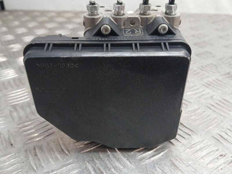 Recambio de abs para toyota rav 4 exclusive referencia OEM IAM 4454042282 ADVICS 1330000720 8954142575