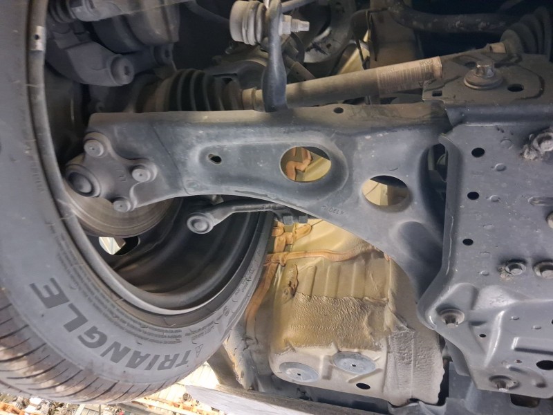 Recambio de brazo suspension inferior delantero derecho para peugeot 208 ii (ub_, up_, uw_, uj_) 1.2 puretech 100 referencia OEM