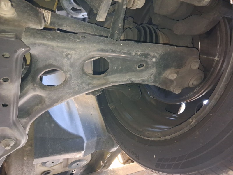 Recambio de brazo suspension inferior delantero izquierdo para peugeot 208 ii (ub_, up_, uw_, uj_) 1.2 puretech 100 referencia O