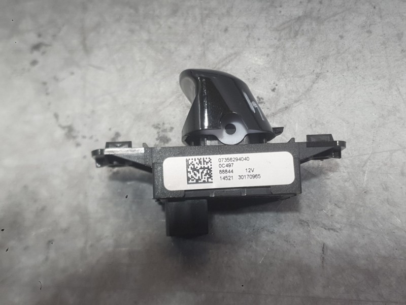 Recambio de mando elevalunas delantero derecho para fiat 500 (312_) 1.0 mild hybrid (312.ayd1b) referencia OEM IAM 735450602  