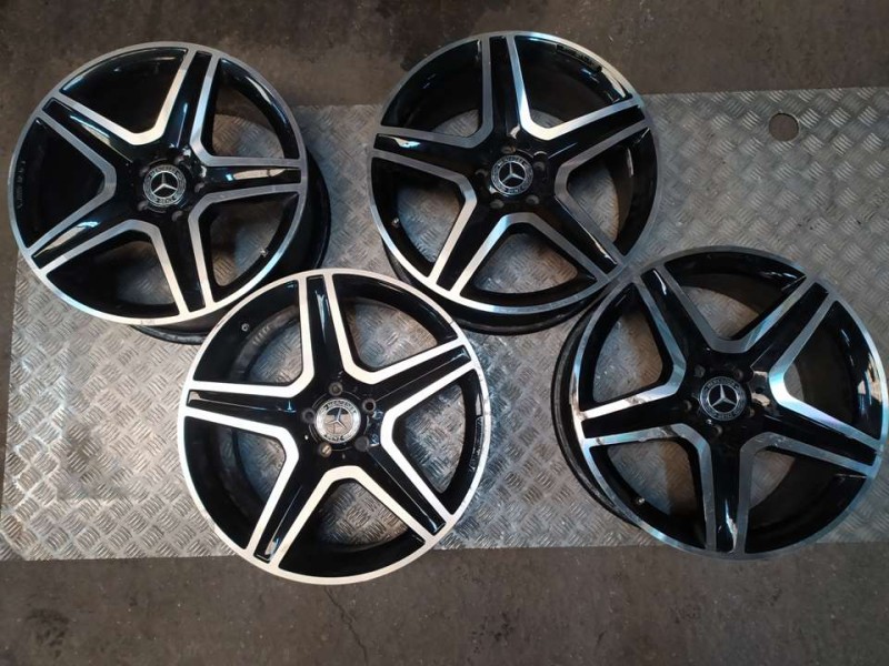 Recambio de juego llantas aluminio para mercedes-benz clase gla (w156) gla 200 (156.943) referencia OEM IAM 8X19 5 TORN ET 435 A