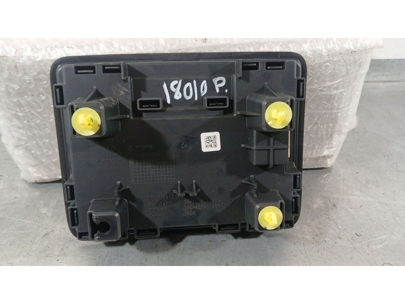 Recambio de luz interior para toyota corolla ranchera familiar (_e21_) 1.8 hybrid (zwe211) referencia OEM IAM 8126002A60B0  