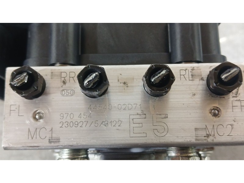 Recambio de abs para toyota corolla ranchera familiar (_e21_) 1.8 hybrid (zwe211) referencia OEM IAM 4405002N71  