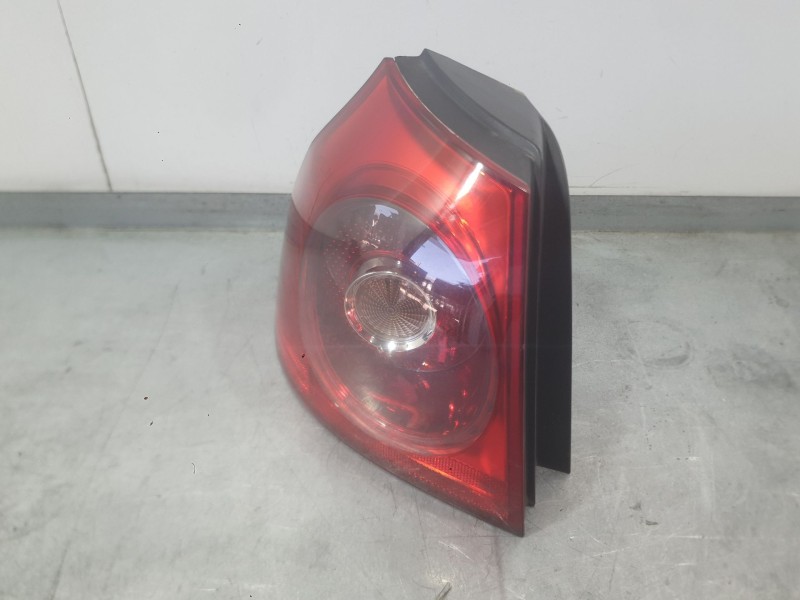 Recambio de piloto trasero izquierdo exterior para volkswagen golf v (1k1) 2.0 tdi 16v referencia OEM IAM 1K6945095AA  