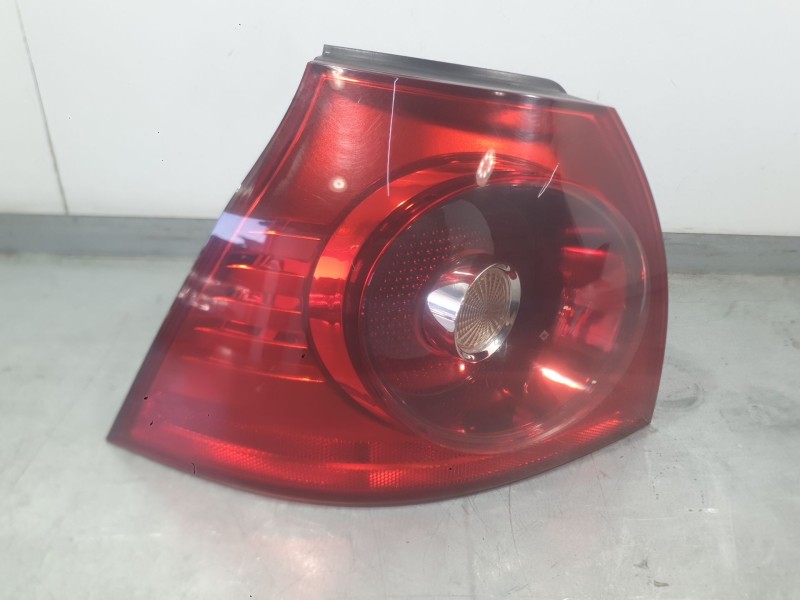Recambio de piloto trasero izquierdo exterior para volkswagen golf v (1k1) 2.0 tdi 16v referencia OEM IAM 1K6945095AA  