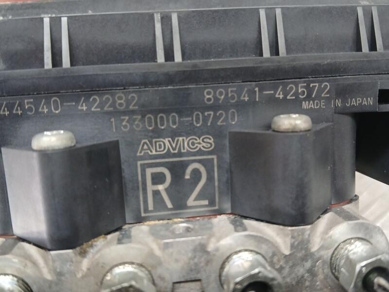 Recambio de abs para toyota rav 4 exclusive referencia OEM IAM 4454042282 ADVICS 1330000720 8954142575