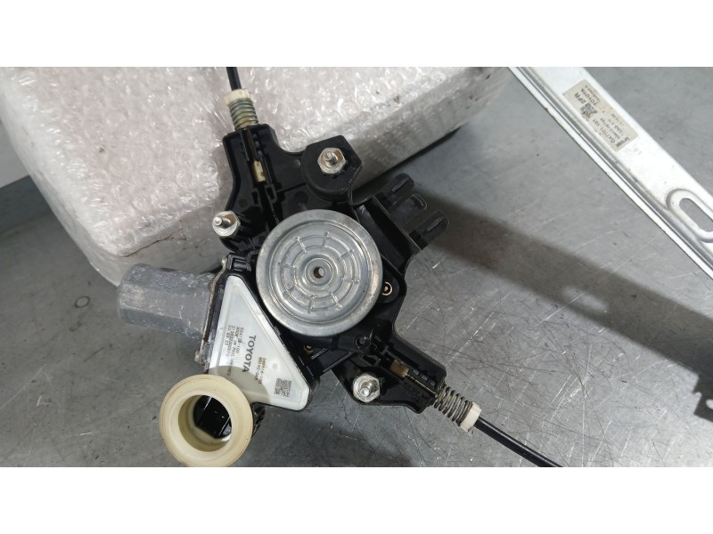Recambio de elevalunas delantero derecho para toyota corolla ranchera familiar (_e21_) 1.8 hybrid (zwe211) referencia OEM IAM 69