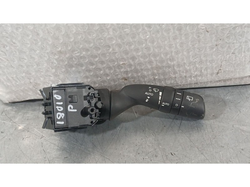 Recambio de mando limpia para toyota corolla ranchera familiar (_e21_) 1.8 hybrid (zwe211) referencia OEM IAM   