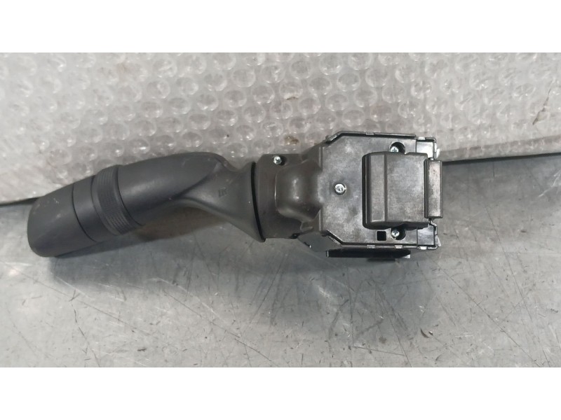Recambio de mando limpia para toyota corolla ranchera familiar (_e21_) 1.8 hybrid (zwe211) referencia OEM IAM   