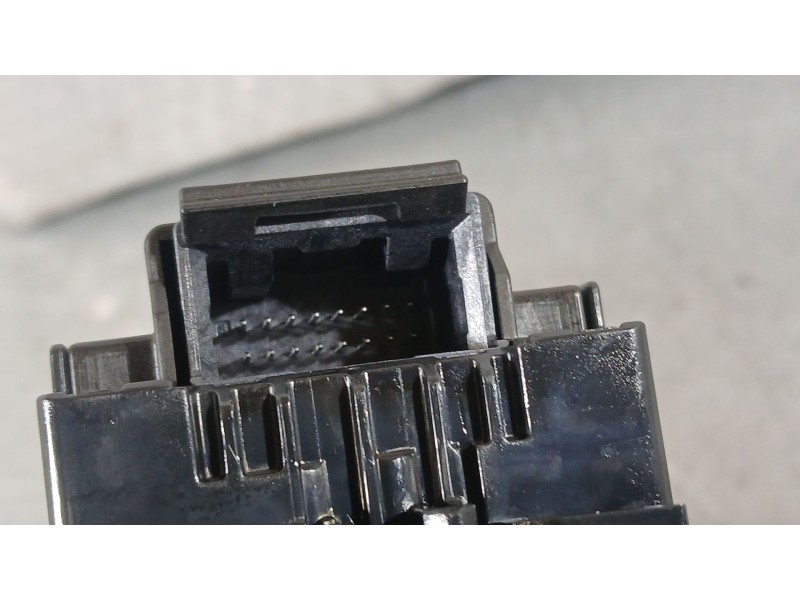 Recambio de mando limpia para toyota corolla ranchera familiar (_e21_) 1.8 hybrid (zwe211) referencia OEM IAM   