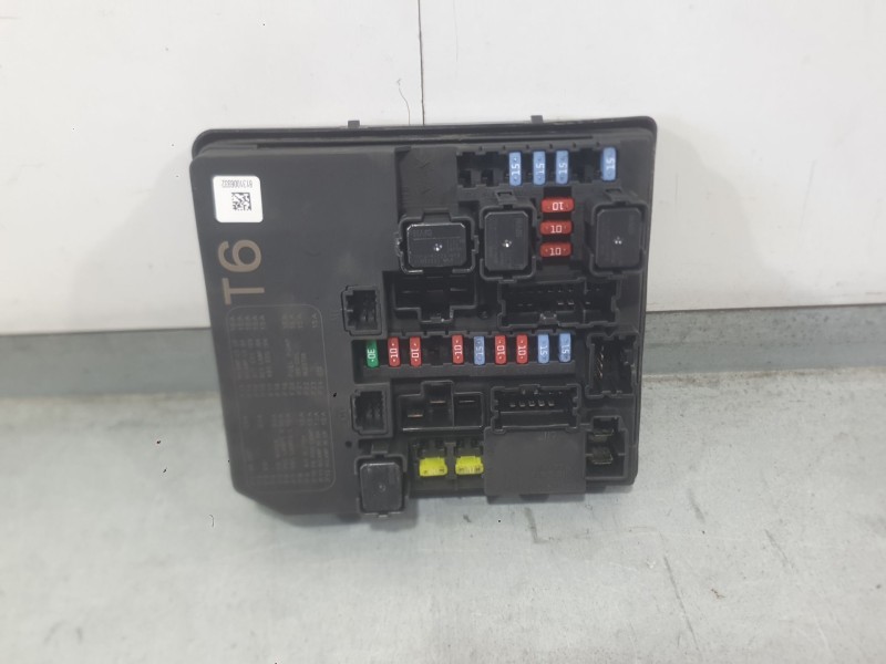 Recambio de caja reles / fusibles para nissan juke (f15) 1.5 dci referencia OEM IAM 24381C9900  