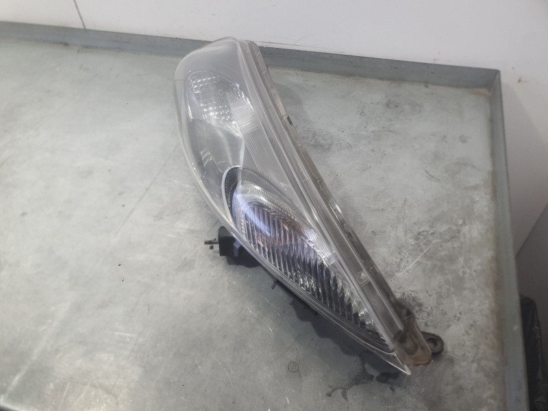Recambio de faro derecho para nissan juke (f15) 1.5 dci referencia OEM IAM 260101KA0C  