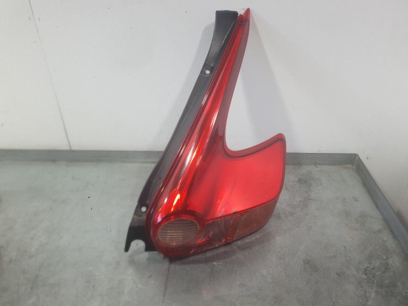 Recambio de piloto trasero derecho para nissan juke (f15) 1.5 dci referencia OEM IAM 265501KA0B  