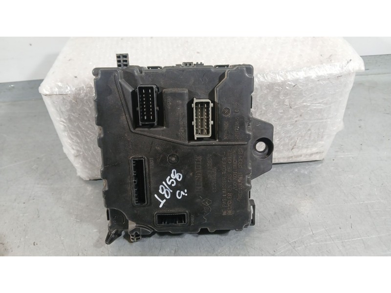 Recambio de caja reles / fusibles para renault kangoo / grand kangoo ii (kw0/1_) 1.5 dci 90 (kw05, kw08, kw0g, kw11) referencia 