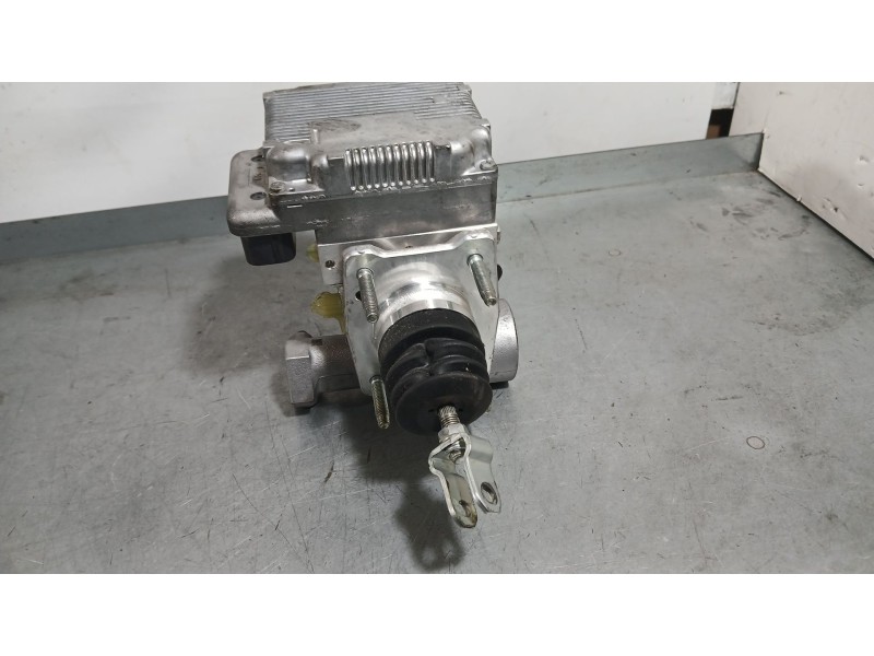 Recambio de abs para toyota yaris (_p13_) 1.5 hybrid (nhp130_) referencia OEM IAM 440500D390  
