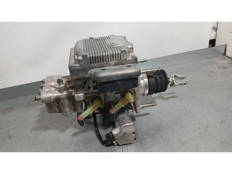 Recambio de abs para toyota yaris (_p13_) 1.5 hybrid (nhp130_) referencia OEM IAM 440500D390  