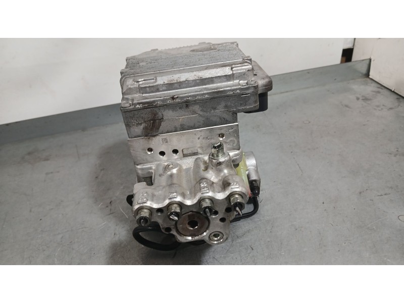 Recambio de abs para toyota yaris (_p13_) 1.5 hybrid (nhp130_) referencia OEM IAM 440500D390  