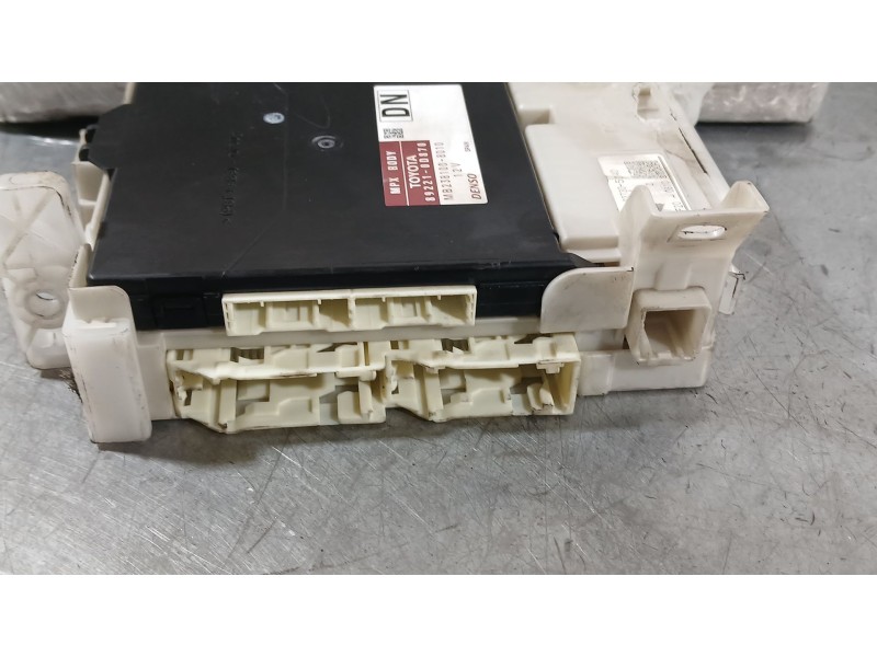 Recambio de caja reles / fusibles para toyota yaris (_p13_) 1.5 hybrid (nhp130_) referencia OEM IAM   