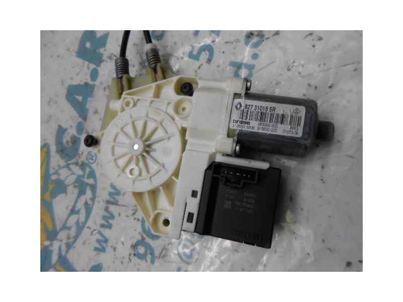 Recambio de elevalunas trasero izquierdo para renault megane iii berlina 5 p dynamique referencia OEM IAM 827310185R  BROSE ELEC