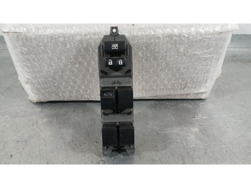 Recambio de mando elevalunas delantero izquierdo para toyota yaris (_p13_) 1.5 hybrid (nhp130_) referencia OEM IAM 8482002340  