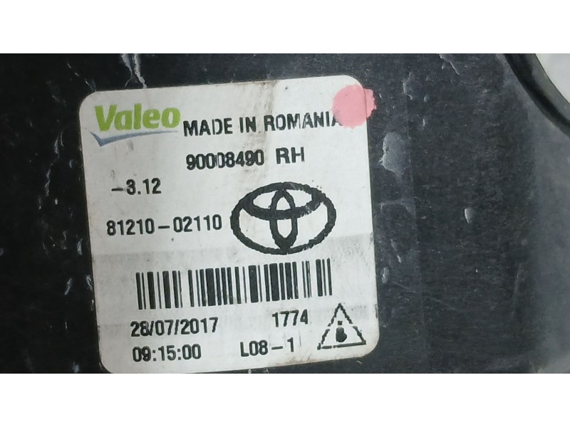 Recambio de faro antiniebla derecho para toyota yaris (_p13_) 1.5 hybrid (nhp130_) referencia OEM IAM 8121002110  