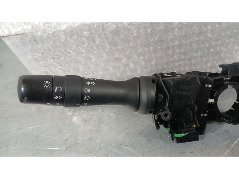Recambio de mando luces para toyota yaris (_p13_) 1.5 hybrid (nhp130_) referencia OEM IAM 8415202080  