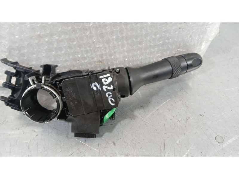 Recambio de mando luces para toyota yaris (_p13_) 1.5 hybrid (nhp130_) referencia OEM IAM 8415202080  