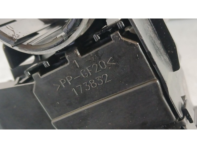 Recambio de mando luces para toyota yaris (_p13_) 1.5 hybrid (nhp130_) referencia OEM IAM 8415202080  