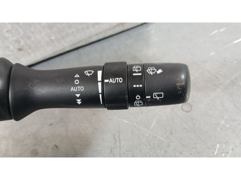 Recambio de mando limpia para toyota yaris (_p13_) 1.5 hybrid (nhp130_) referencia OEM IAM   