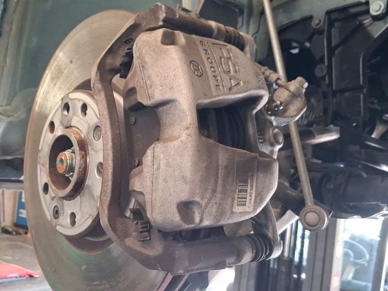 Recambio de pinza freno delantera derecha para peugeot 3008 ii suv (mc_, mr_, mj_, m4_) 1.2 thp/ puretech 130 (mrhnsm, mrhnsu, m