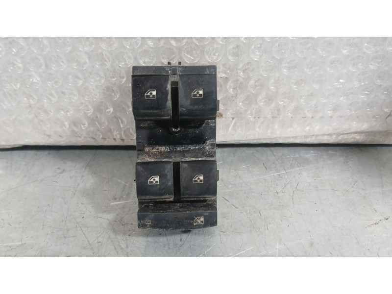 Recambio de mando elevalunas delantero izquierdo para chevrolet cruze hatchback (j305) 1.7 d referencia OEM IAM 13305373  