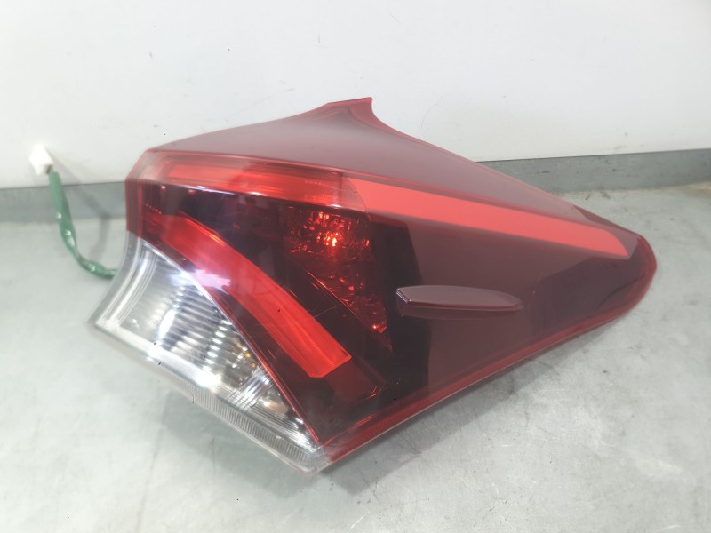Recambio de piloto trasero derecho exterior para toyota auris (-e18) 1.8 hybrid (zwee186) referencia OEM IAM 8155102730  