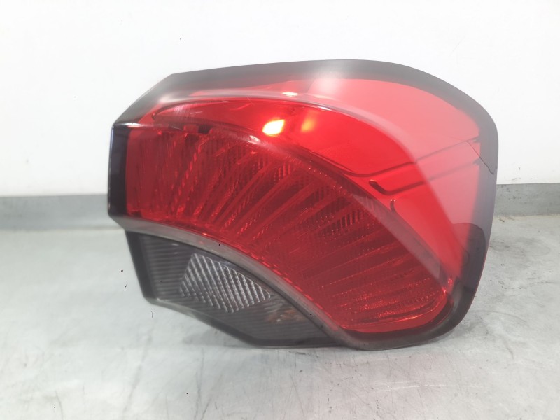 Recambio de piloto trasero derecho exterior para fiat tipo station wagon (356_, 357_) 1.3 d (356wxh1a) referencia OEM IAM 520789