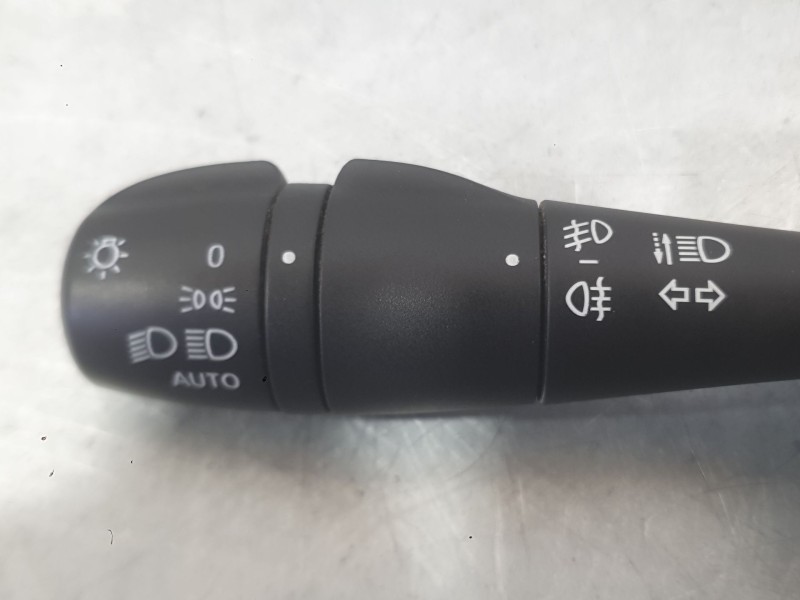 Recambio de mando luces para renault clio iv (bh_) 0.9 tce 90 referencia OEM IAM 255405718R  8201168016