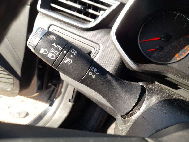 Recambio de mando luces y limpia para renault clio v (b7_) 1.0 sce 75 (b7m5) referencia OEM IAM 255679262R  