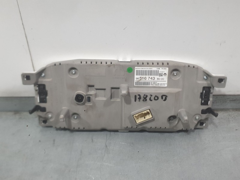 Recambio de cuadro instrumentos para peugeot 2008 ii (ud_, us_, uy_, uj_, ur_, uc_) 1.2 puretech 130 referencia OEM IAM 98626690
