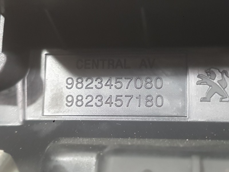 Recambio de mando multifuncion para peugeot 2008 ii (ud_, us_, uy_, uj_, ur_, uc_) 1.2 puretech 130 referencia OEM IAM   