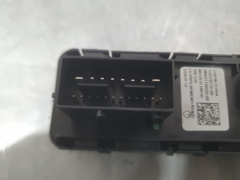 Recambio de mando elevalunas delantero izquierdo para peugeot 2008 ii (ud_, us_, uy_, uj_, ur_, uc_) 1.2 puretech 130 referencia