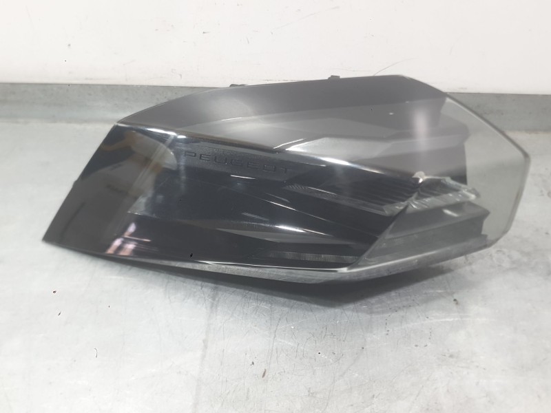 Recambio de piloto trasero izquierdo exterior para peugeot 2008 ii (ud_, us_, uy_, uj_, ur_, uc_) 1.2 puretech 130 referencia OE