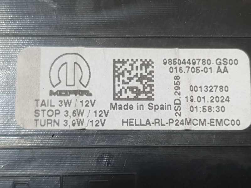 Recambio de piloto trasero izquierdo exterior para peugeot 2008 ii (ud_, us_, uy_, uj_, ur_, uc_) 1.2 puretech 130 referencia OE