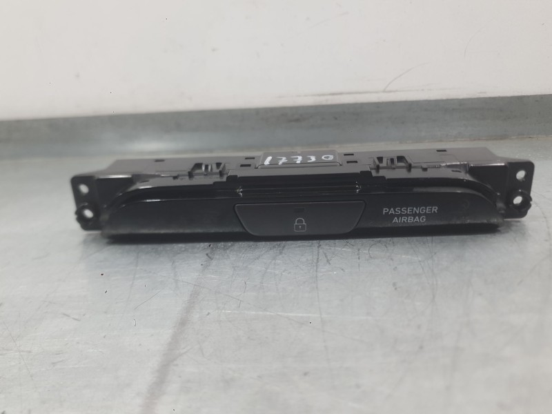 Recambio de mando multifuncion para hyundai i30 fastback (pde, pden) 1.0 t-gdi referencia OEM IAM   