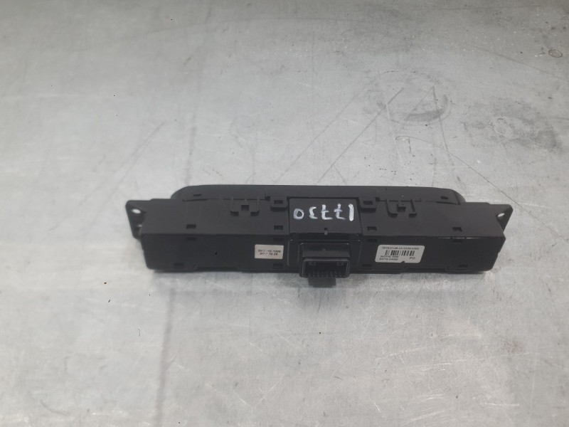 Recambio de mando multifuncion para hyundai i30 fastback (pde, pden) 1.0 t-gdi referencia OEM IAM   