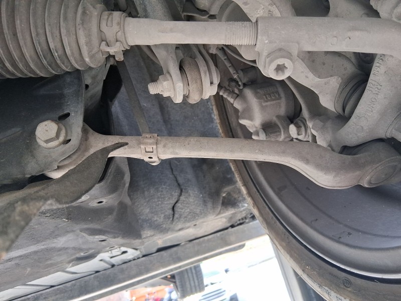 Recambio de brazo suspension inferior delantero izquierdo para bmw 1 (f20) 118 i referencia OEM IAM 31126852991  