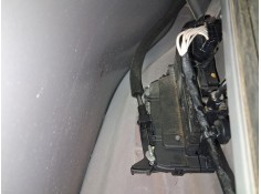 CERRADURA PUERTA TRASERA DERECHA 825000767R 