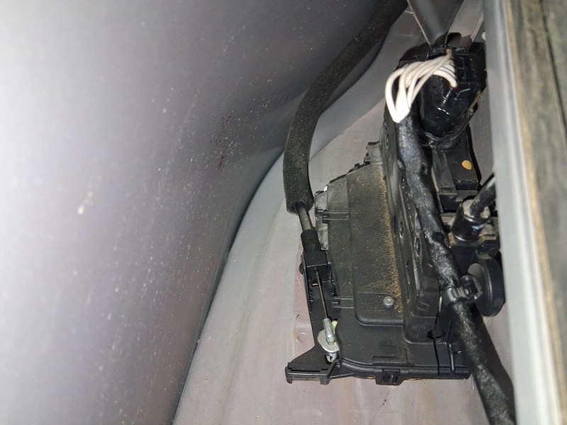 Recambio de cerradura puerta trasera derecha para renault clio iv (bh_) 0.9 tce 90 referencia OEM IAM 825000767R  