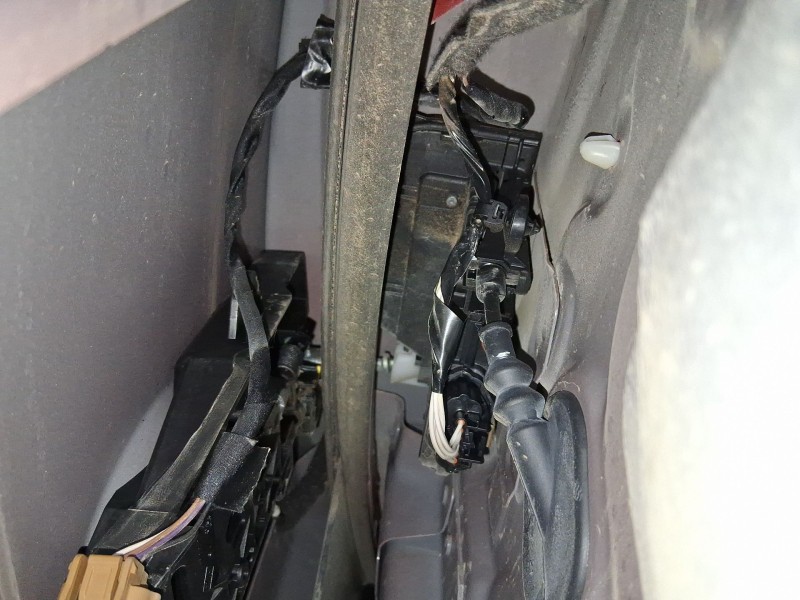 Recambio de cerradura puerta delantera izquierda para renault clio iv (bh_) 0.9 tce 90 referencia OEM IAM 805011929R  