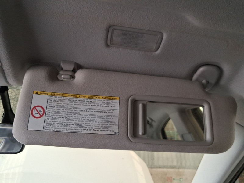 Recambio de parasol derecho para toyota prius (_w3_) 1.8 hybrid (zvw3_) referencia OEM IAM 7431047200B0  
